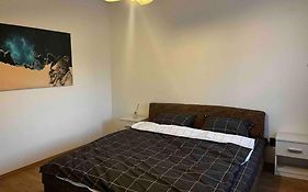 Lovely 1 Bedroom Apartment Near City Center